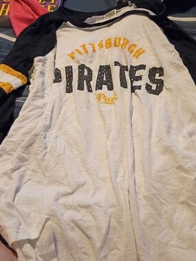 PINK Victoria's Secret Pittsburgh Pirates Girls' White & Black Raglan Tee